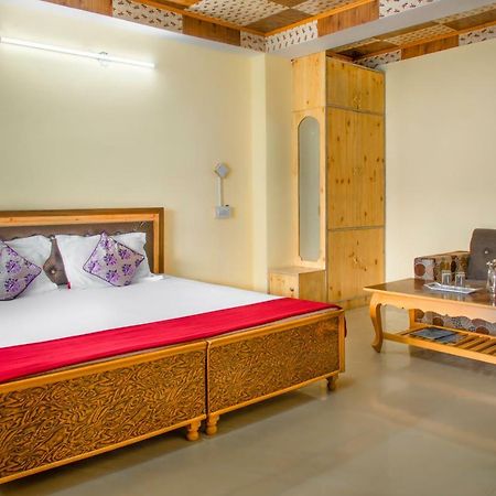 קאלפה The Monk Hotel By Livingstone מראה חיצוני תמונה
